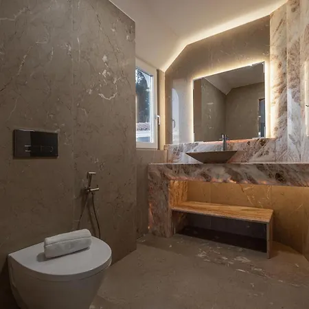 Lagoon & Deluxe Villa