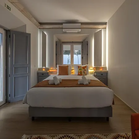 Lagoon & Deluxe Villa