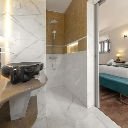 Villa Lagoon & Deluxe *