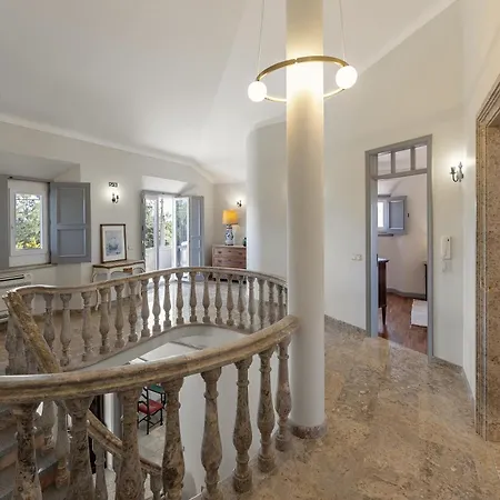 Villa Lagoon & Deluxe *