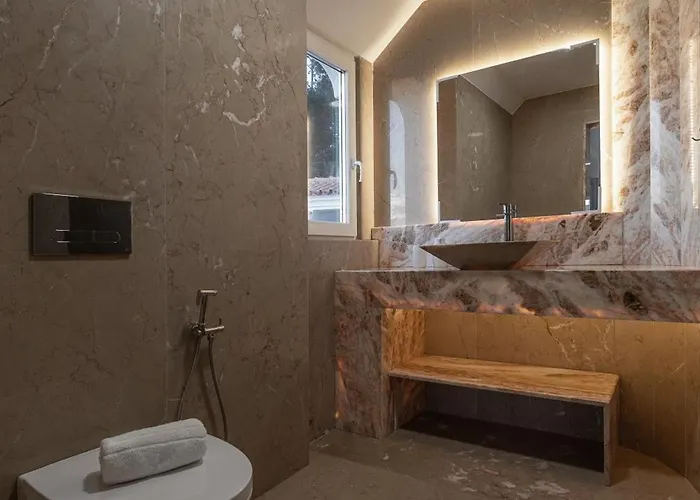 Lagoon & Deluxe Вилла